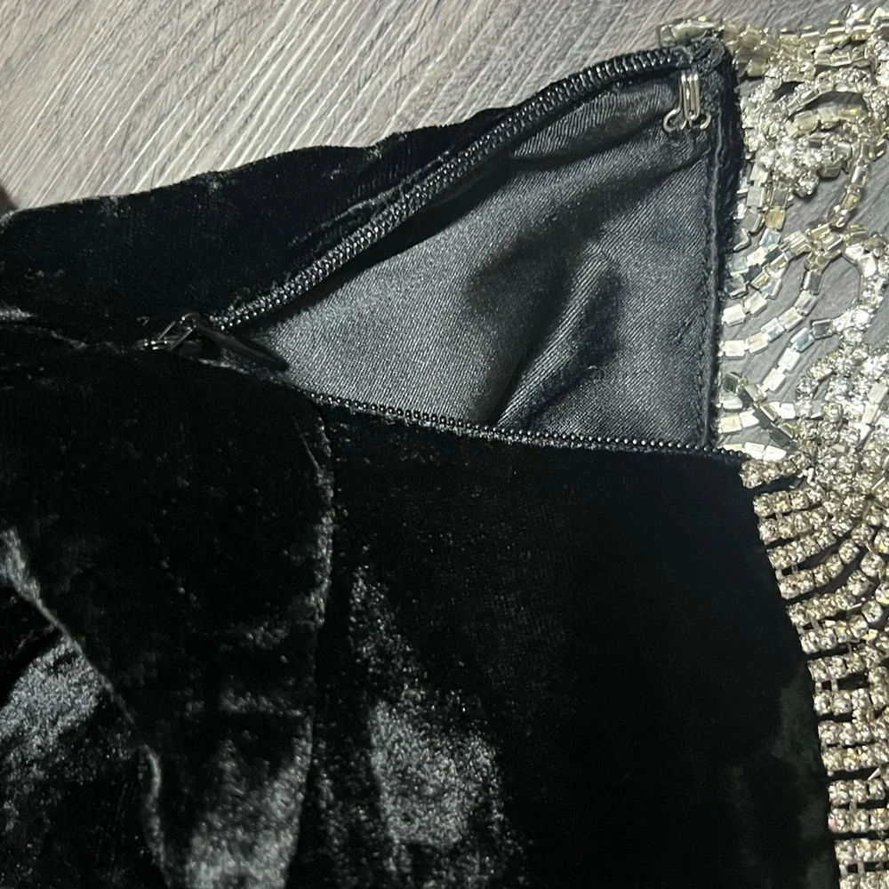 Elegant Black Velvet Skirt with Fringe - Picture 4 of 8